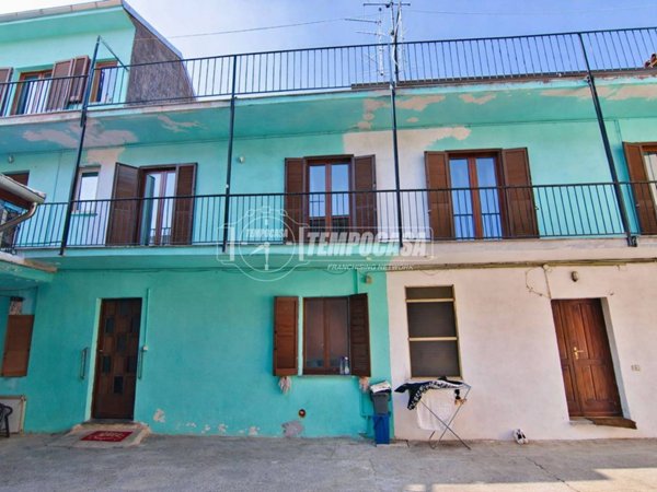 casa indipendente in vendita a Galliate
