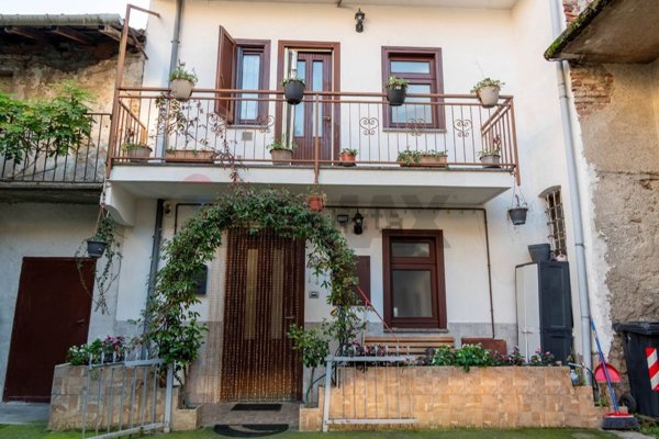 casa indipendente in vendita a Galliate