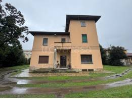 casa indipendente in vendita a Galliate