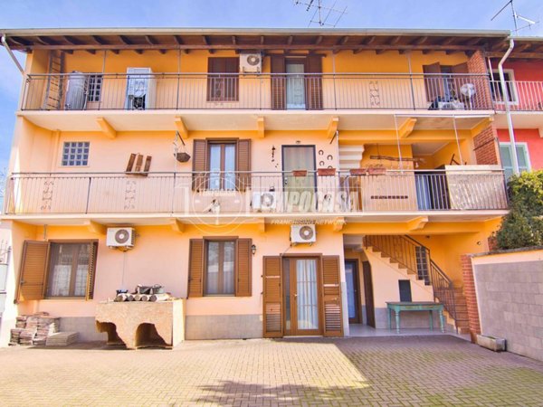 casa indipendente in vendita a Galliate