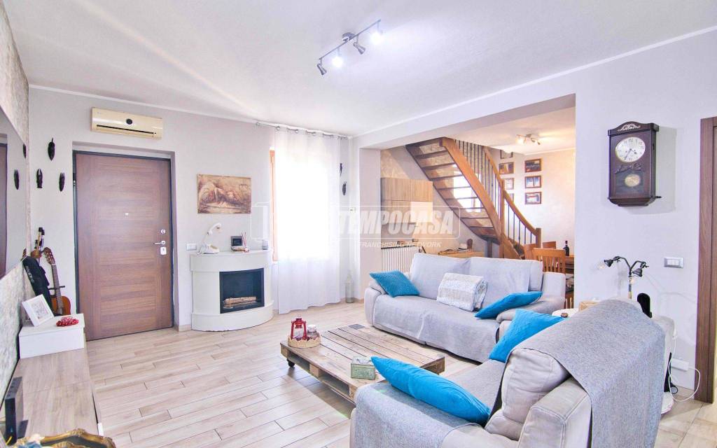 casa indipendente in vendita a Galliate
