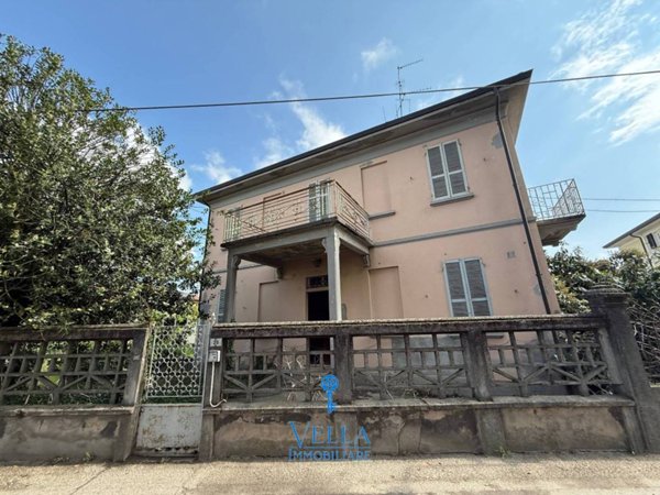 casa indipendente in vendita a Galliate