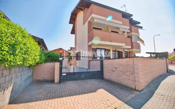 casa indipendente in vendita a Galliate