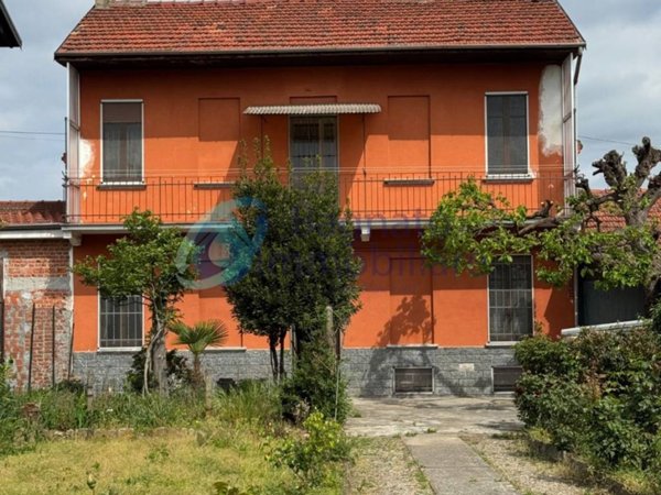 casa indipendente in vendita a Galliate