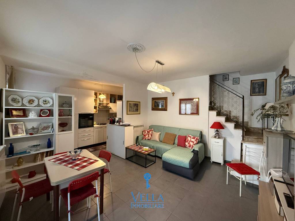 casa indipendente in vendita a Galliate