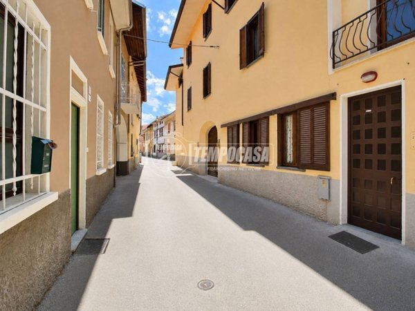 casa indipendente in vendita a Galliate