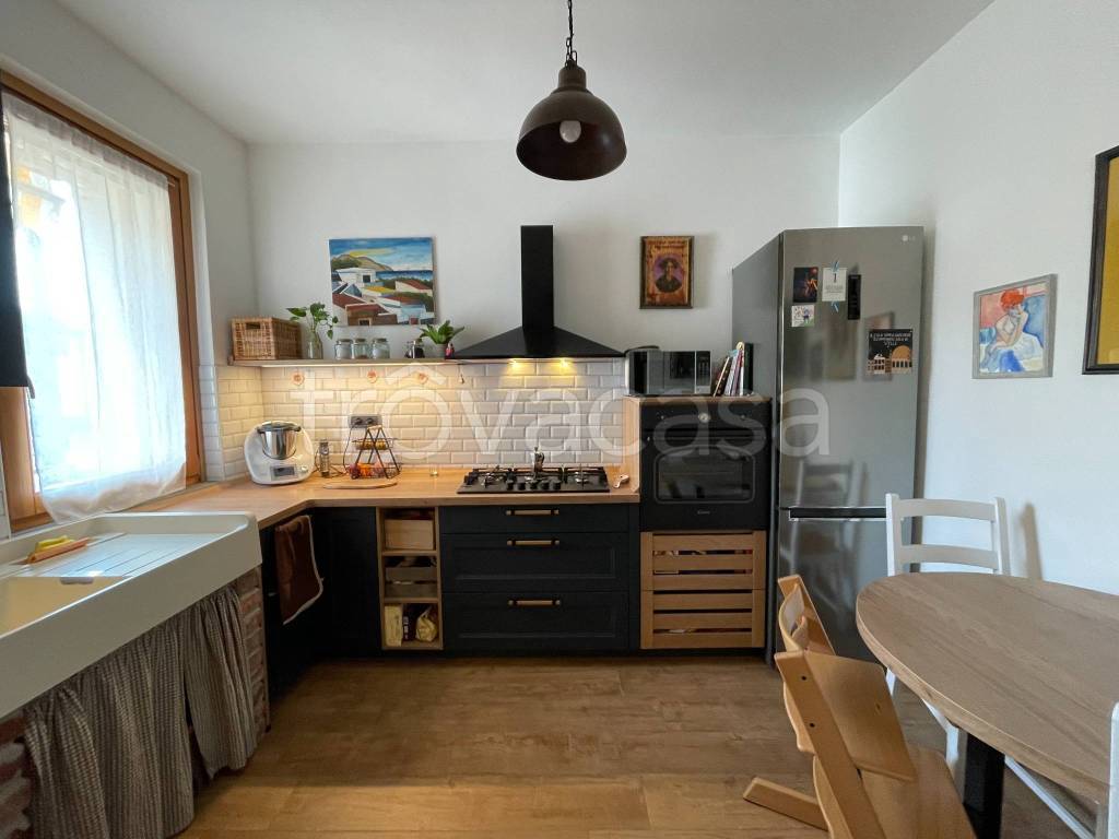 casa indipendente in vendita a Galliate