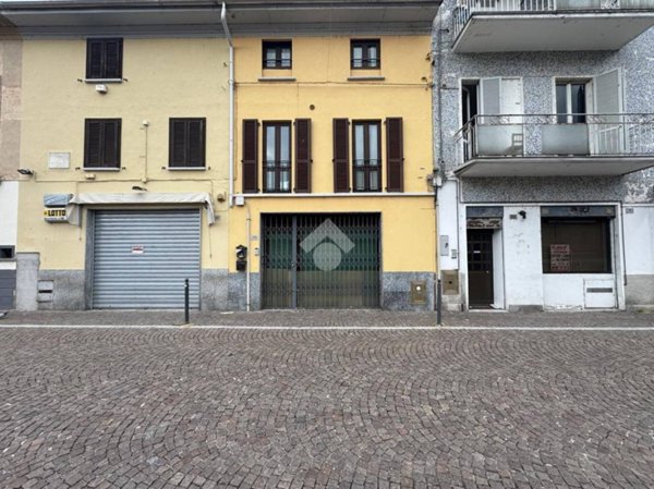 negozio in vendita a Galliate