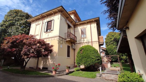 casa indipendente in vendita a Galliate