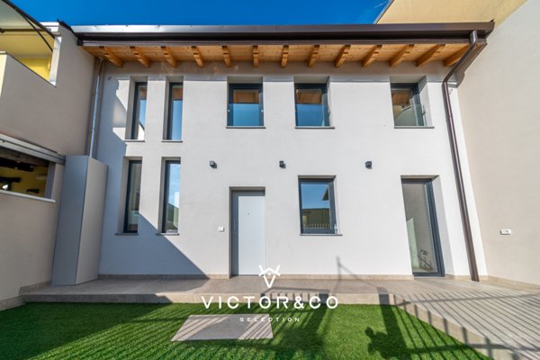 casa indipendente in vendita a Galliate