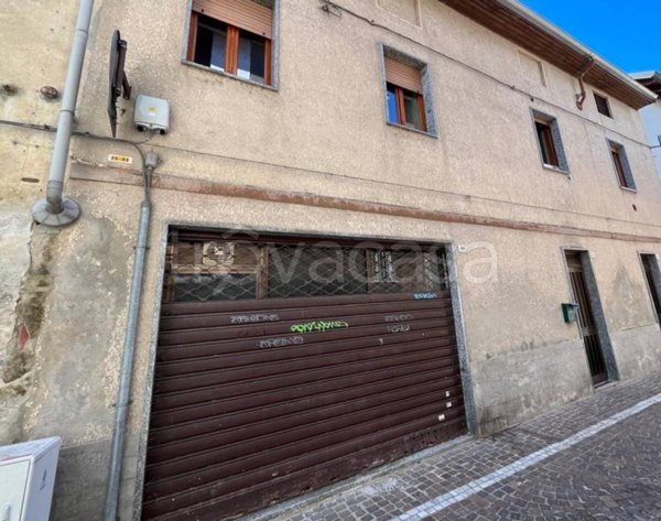 negozio in vendita a Galliate