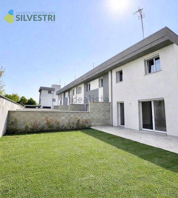 casa indipendente in vendita a Galliate