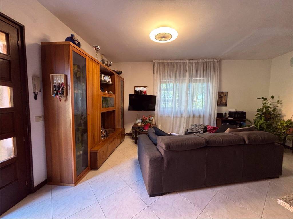 casa indipendente in vendita a Galliate