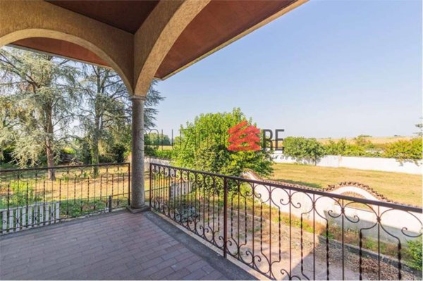 casa indipendente in vendita a Galliate