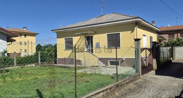 casa indipendente in vendita a Galliate