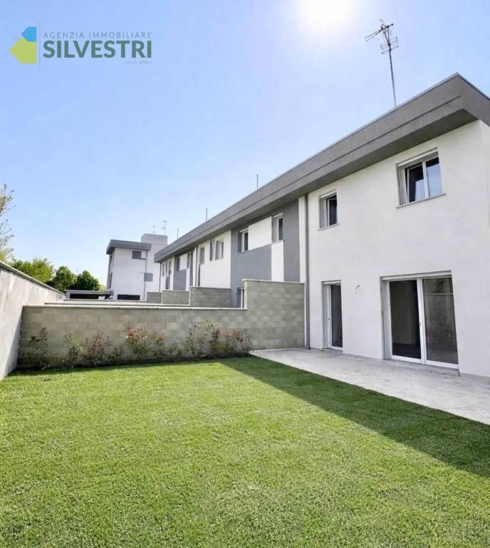 casa indipendente in vendita a Galliate