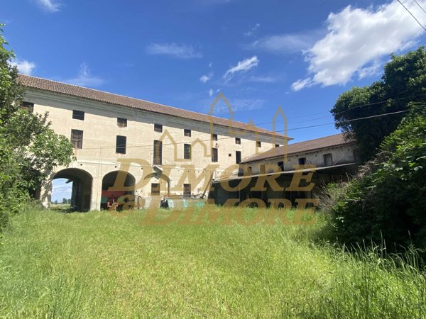 casa indipendente in vendita a Garbagna Novarese