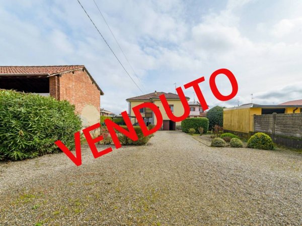 casa indipendente in vendita a Garbagna Novarese