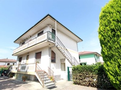 casa indipendente in vendita a Garbagna Novarese