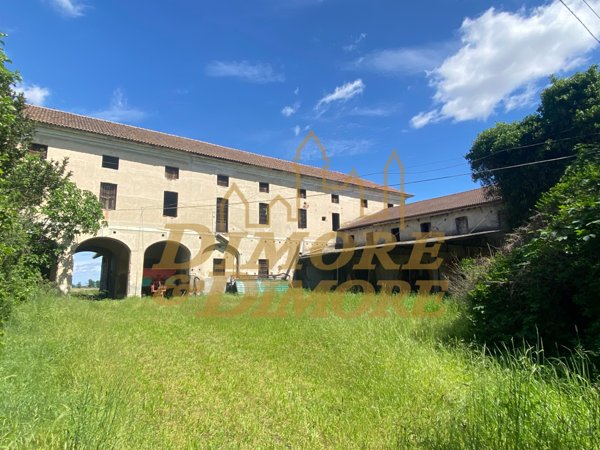 casale in vendita a Garbagna Novarese