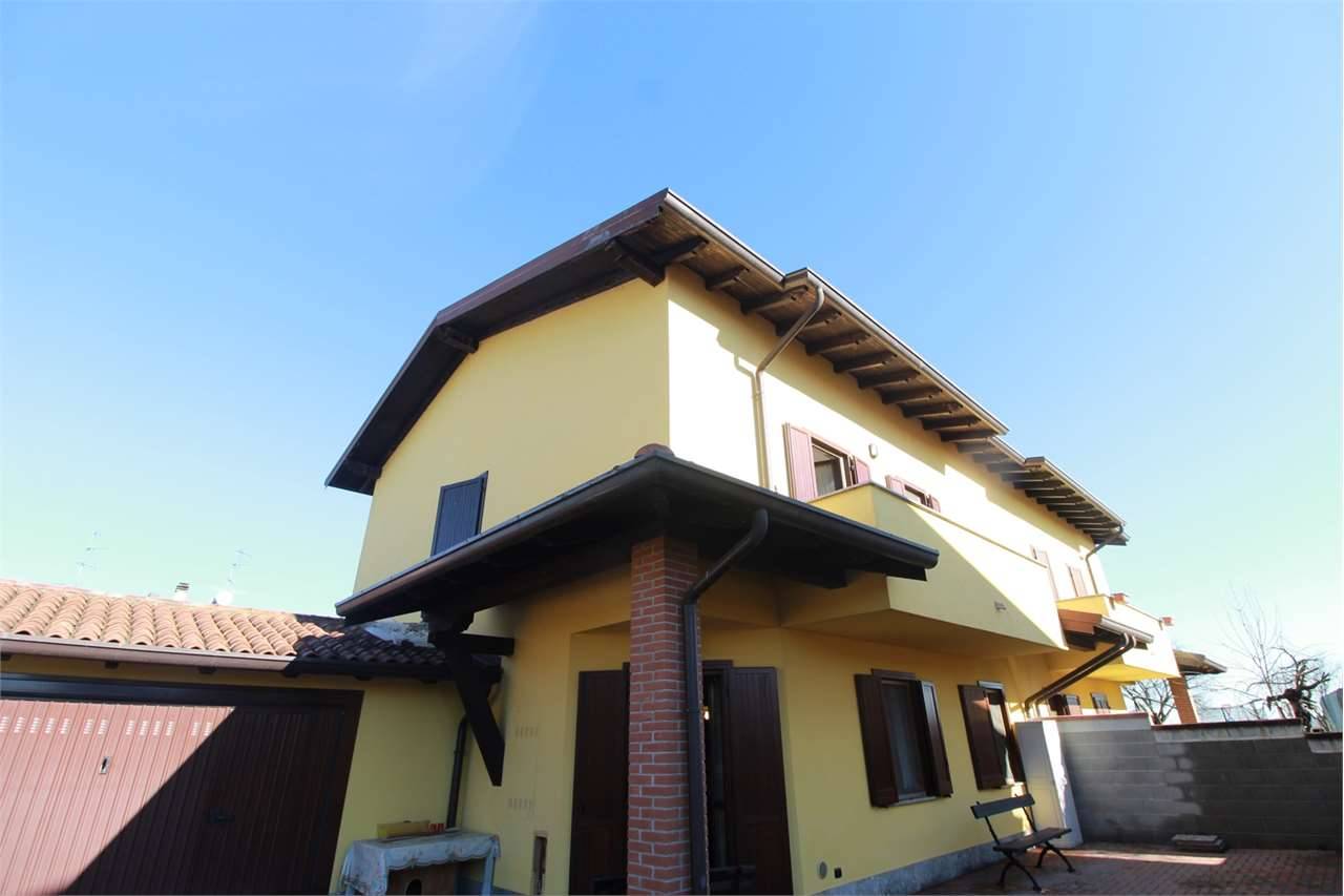 casa indipendente in vendita a Garbagna Novarese