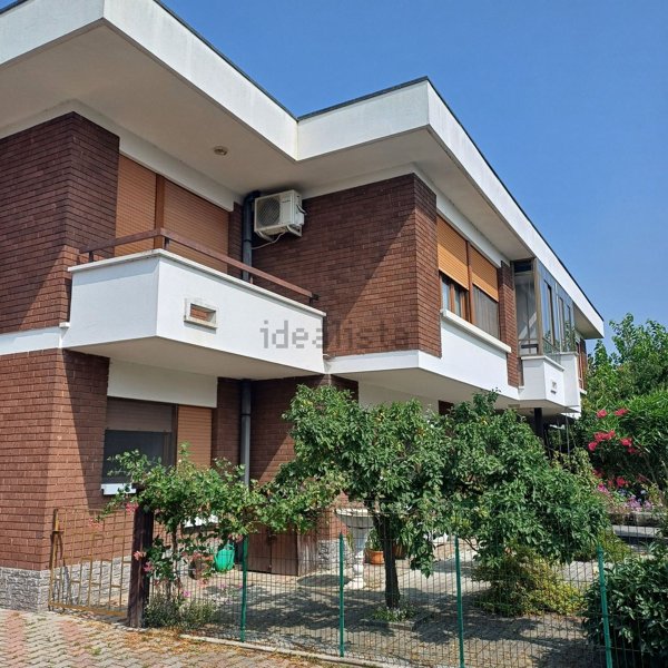 casa indipendente in vendita a Garbagna Novarese