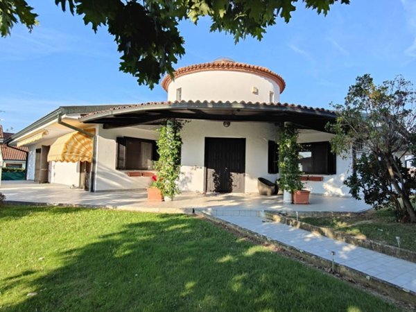 casa indipendente in vendita a Garbagna Novarese