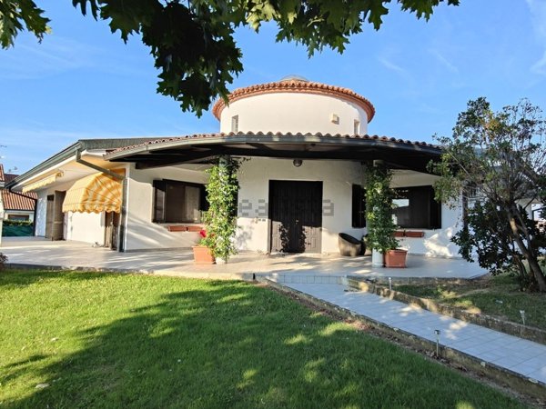 casa indipendente in vendita a Garbagna Novarese