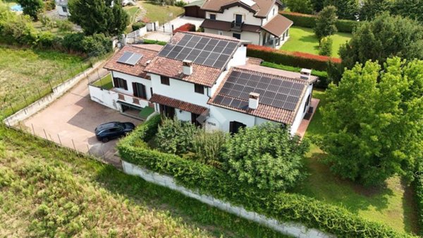 casa indipendente in vendita a Garbagna Novarese