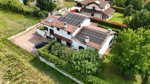 casa indipendente in vendita a Garbagna Novarese