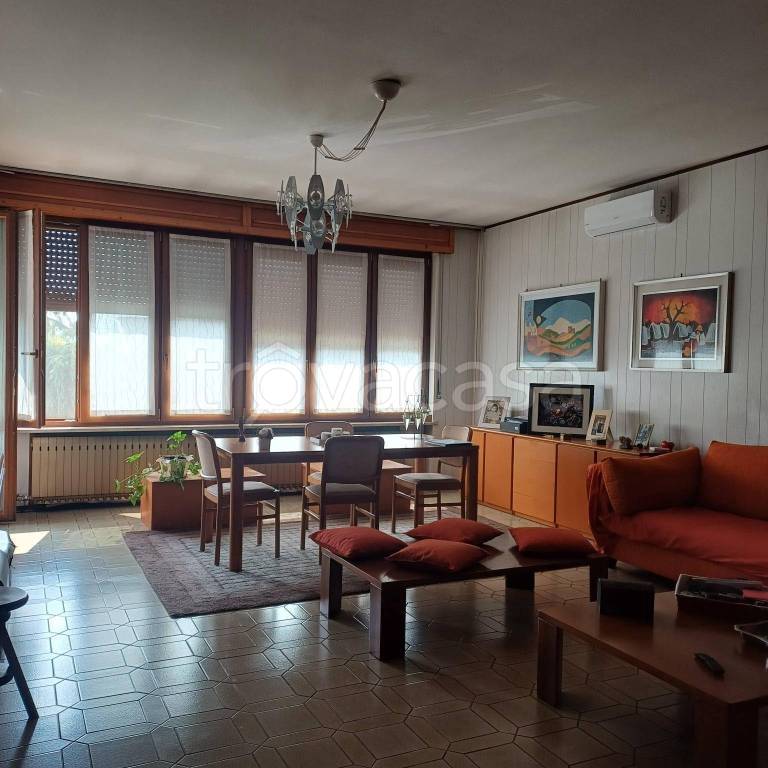 casa indipendente in vendita a Garbagna Novarese
