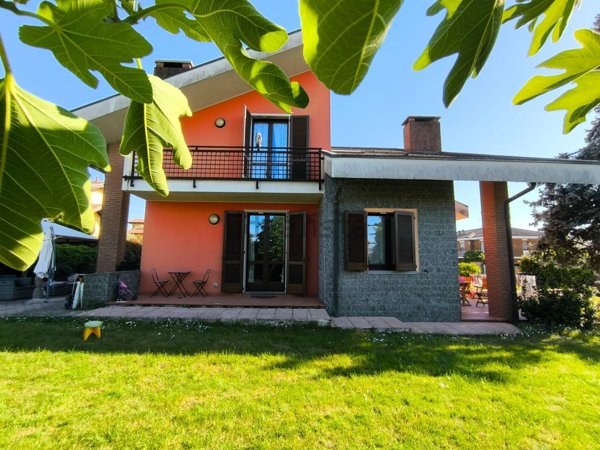 casa indipendente in vendita a Garbagna Novarese