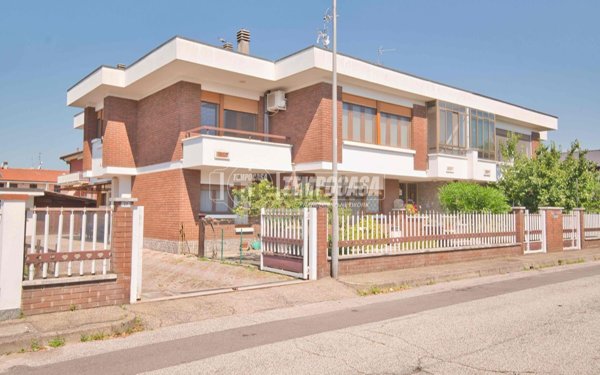 casa indipendente in vendita a Garbagna Novarese