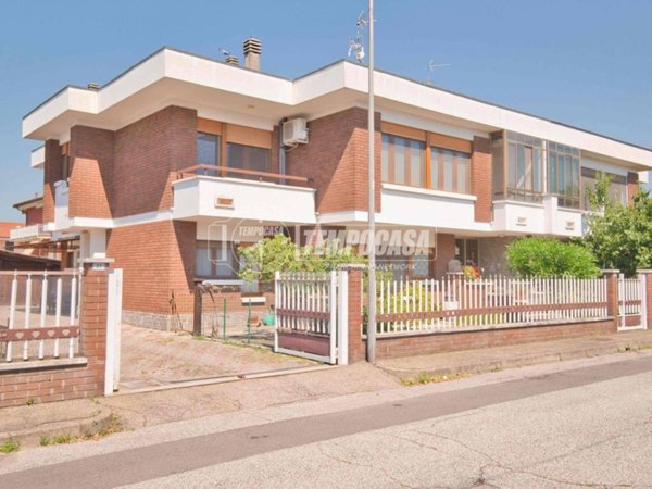 casa indipendente in vendita a Garbagna Novarese