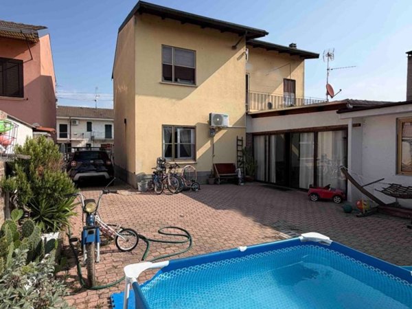 casa indipendente in vendita a Garbagna Novarese