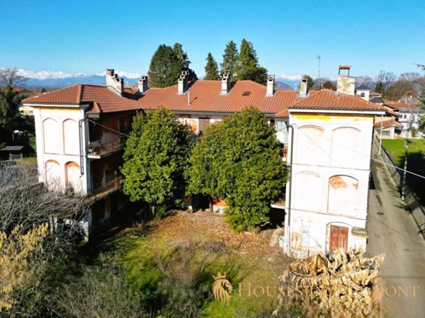 villa in vendita a Ghemme in zona Ferrera