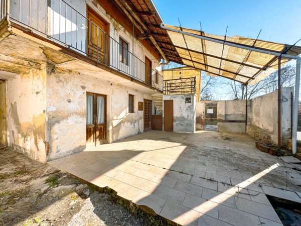 casa indipendente in vendita a Ghemme in zona Strona