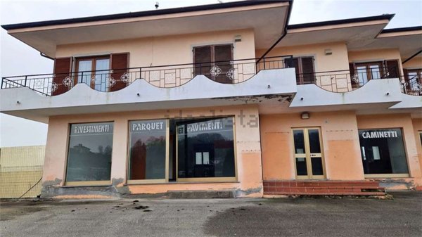 negozio in vendita a Ghemme