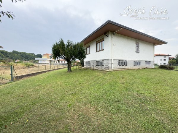 casa indipendente in vendita a Ghemme