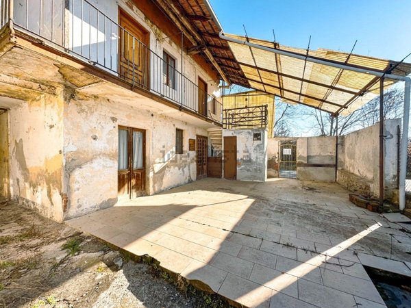 casa semindipendente in vendita a Ghemme in zona Strona