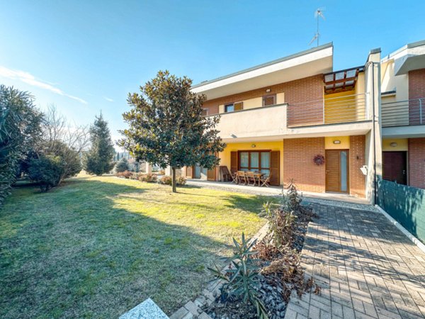 casa indipendente in vendita a Ghemme