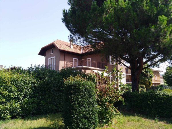 casa indipendente in vendita a Gozzano