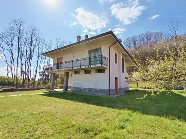casa indipendente in vendita a Gozzano