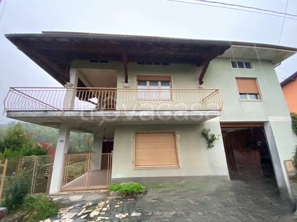 casa indipendente in vendita a Gozzano