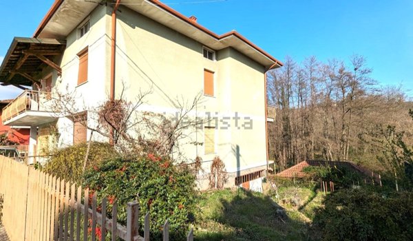 casa indipendente in vendita a Gozzano