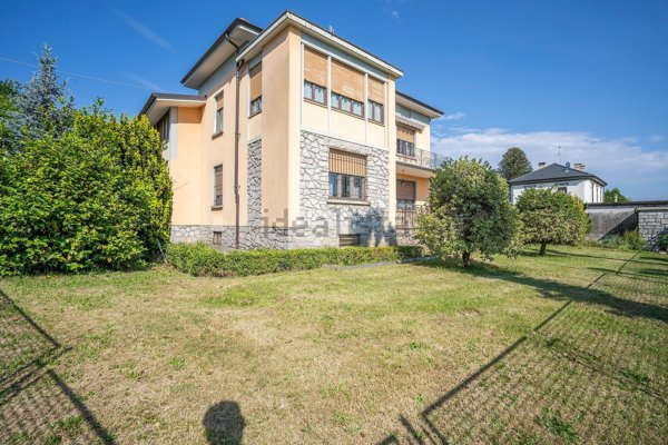 casa indipendente in vendita a Gozzano