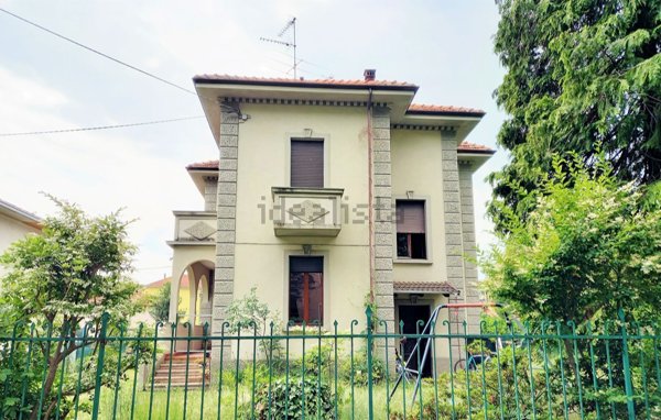 casa indipendente in vendita a Gozzano