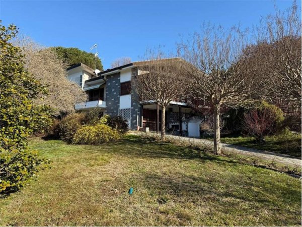 casa indipendente in vendita a Gozzano