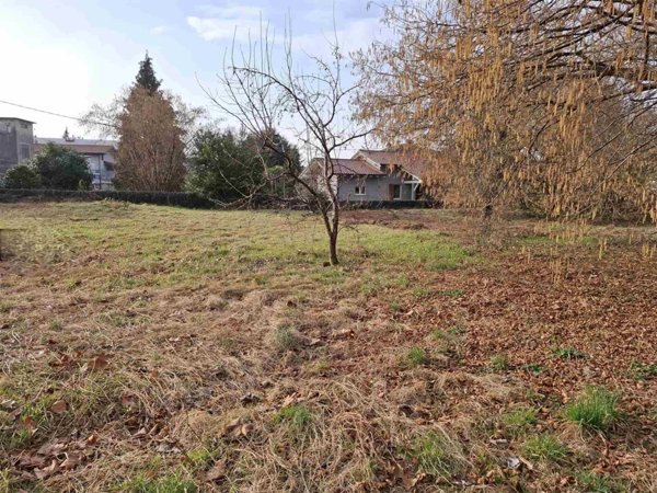 terreno edificabile in vendita a Gozzano