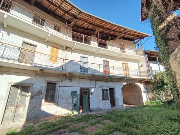 casa indipendente in vendita a Gozzano